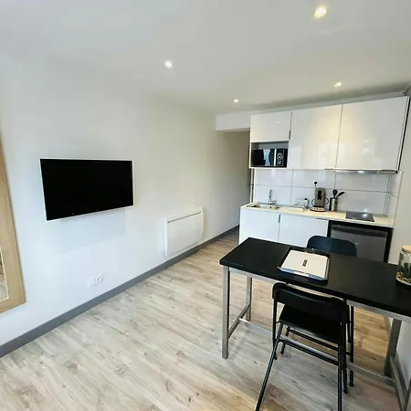 Apartment La Cour Barbatre Calme