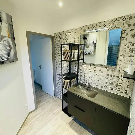 La Cour Barbatre Calme Apartment